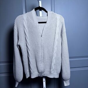 YOZY Soft Cozy Cable knit Zip Front sweater SZ M
